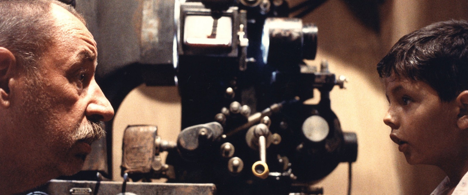 Alfredo at the projector, Cinema Paradiso